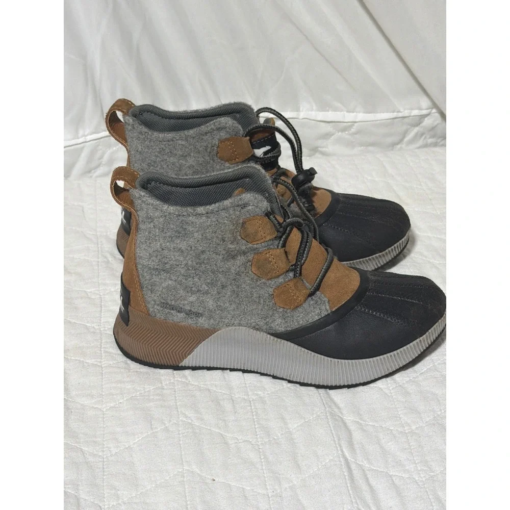 Sorel Out N About III Classic Waterproof Duck Boots Grey Brown Felt Suede Womens